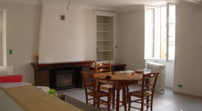 House 8 rooms of 181 m² in Massac (17490)