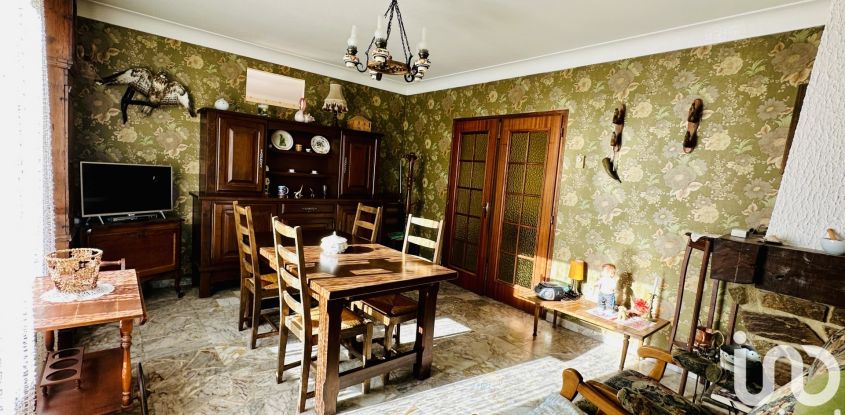 Traditional house 5 rooms of 134 m² in Baraqueville (12160)