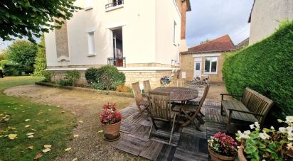 House 9 rooms of 240 m² in Les Mureaux (78130)