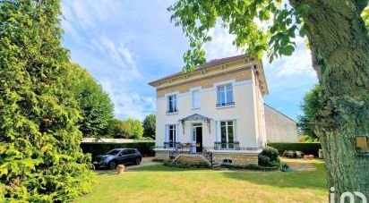 House 9 rooms of 240 m² in Les Mureaux (78130)