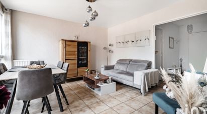 Appartement 4 pièces de 82 m² à Crosne (91560)