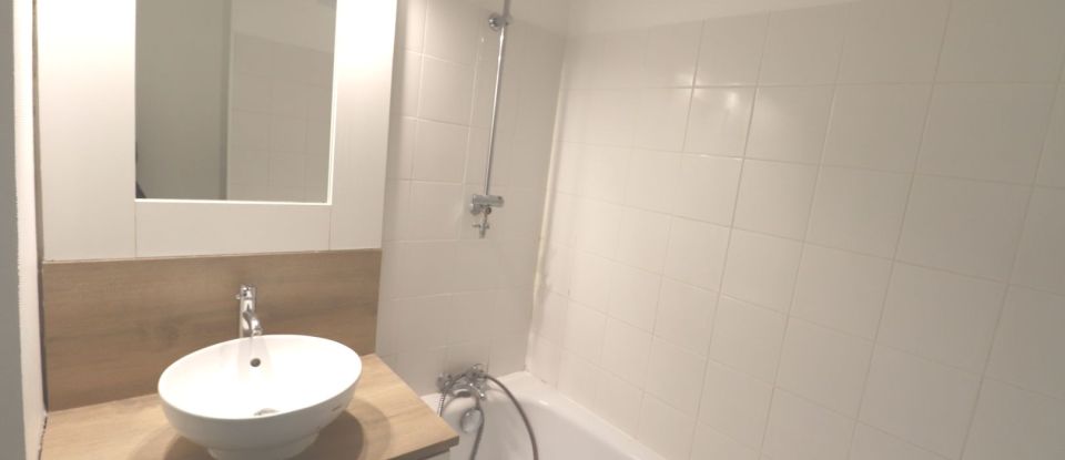 Apartment 4 rooms of 74 m² in Ris-Orangis (91130)