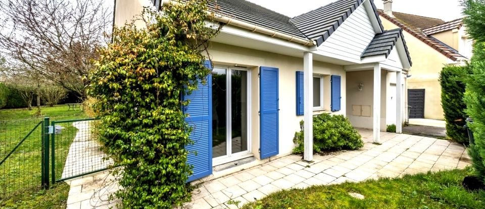 House 7 rooms of 125 m² in Lieusaint (77127)