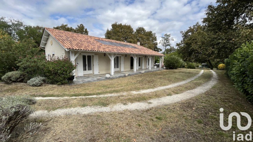 Maison traditionnelle 4 pièces de 130 m² à Ambarès-et-Lagrave (33440)