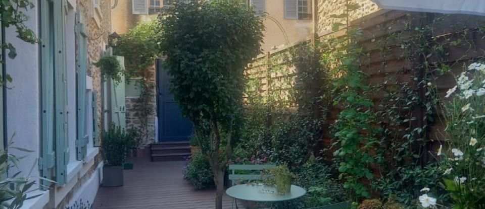 House 6 rooms of 91 m² in Seine-Port (77240)