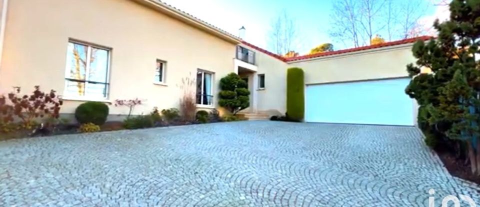House 8 rooms of 222 m² in Plappeville (57050)
