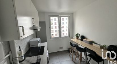 Apartment 3 rooms of 56 m² in Saint-Denis (93200)