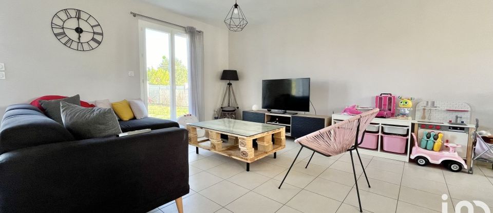 Maison 4 pièces de 95 m² à Ambarès-et-Lagrave (33440)