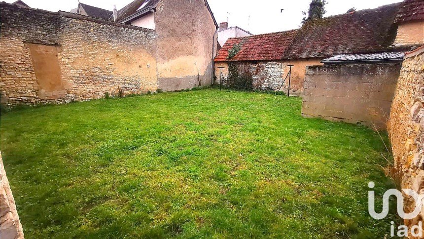 House 6 rooms of 118 m² in Villedieu-sur-Indre (36320)