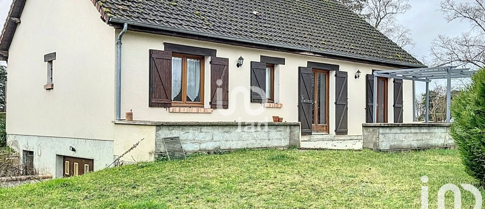 Traditional house 5 rooms of 90 m² in Foëcy (18500)
