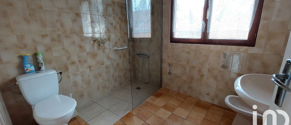House 6 rooms of 145 m² in Wissous (91320)