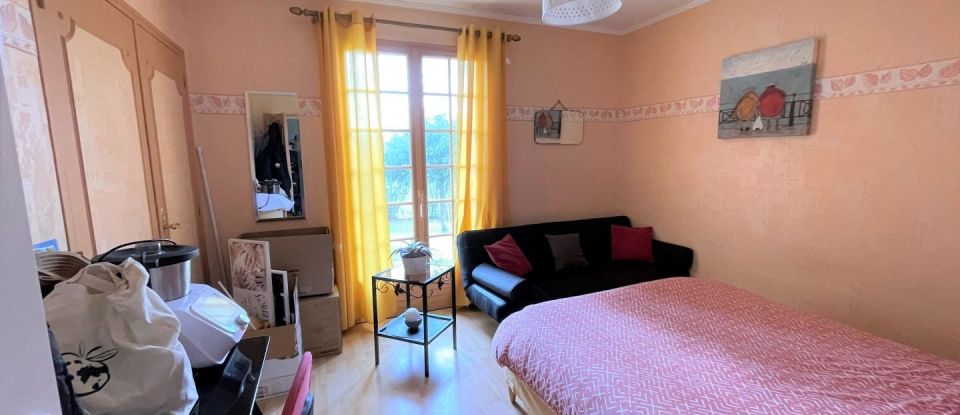 House 5 rooms of 160 m² in Blis-et-Born (24330)
