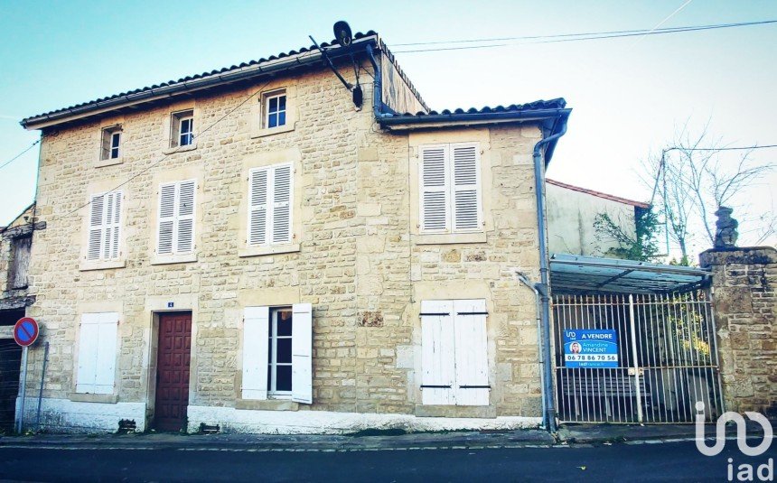 Maison 8 pièces de 201 m² à Celles-sur-Belle (79370)