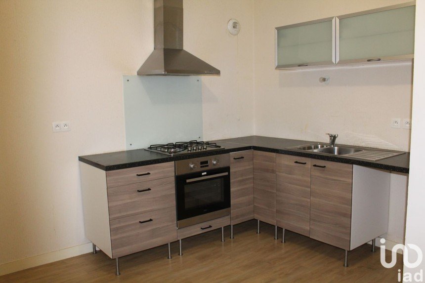 Apartment 3 rooms of 65 m² in Brest (29200)