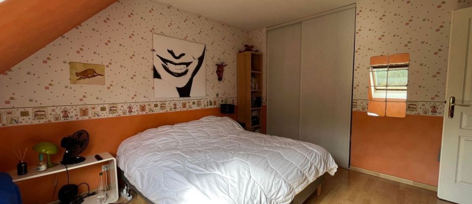 House 7 rooms of 164 m² in Boussy-Saint-Antoine (91800)