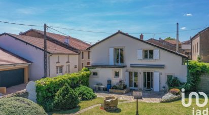 Village house 7 rooms of 195 m² in - (57130)