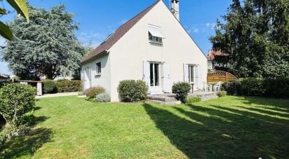 House 5 rooms of 92 m² in Fontainebleau (77300)