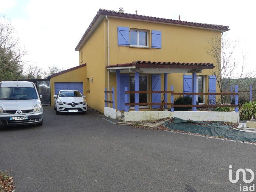 Maison 5 pièces de 161 m² à Irvillac (29460)