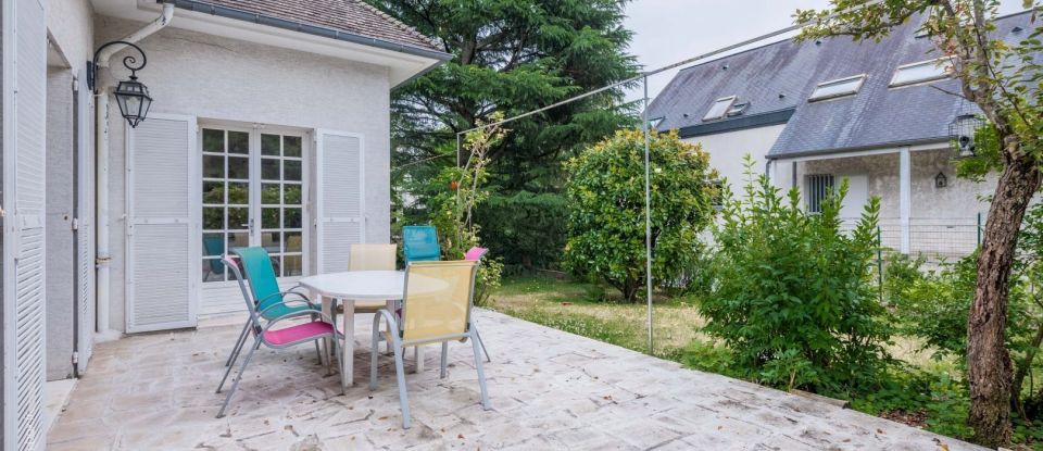 House 5 rooms of 230 m² in Châtenay-Malabry (92290)