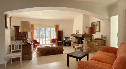 Maison 6 pièces de 185 m² à Roquefort-les-Pins (06330)