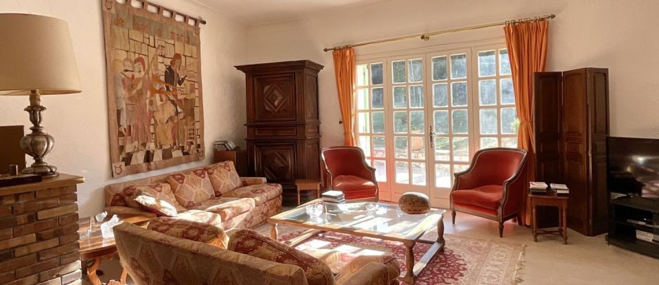 Maison 6 pièces de 185 m² à Roquefort-les-Pins (06330)