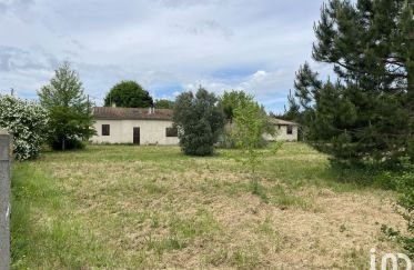 House 10 rooms of 226 m² in Bois (17240)