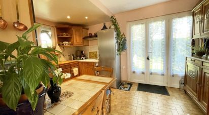House 5 rooms of 134 m² in Saint-Amand-en-Puisaye (58310)
