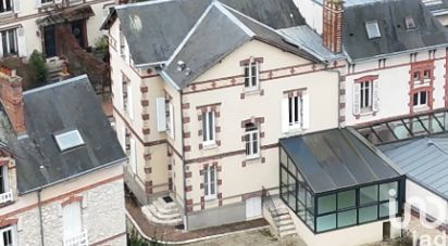 Demeure 7 pièces de 220 m² à Chartres (28000)
