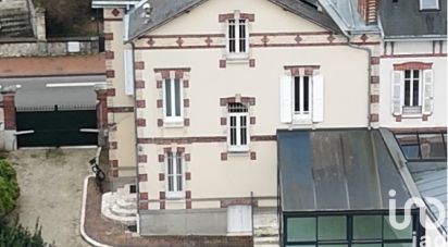 Mansion 7 rooms of 220 m² in Chartres (28000)