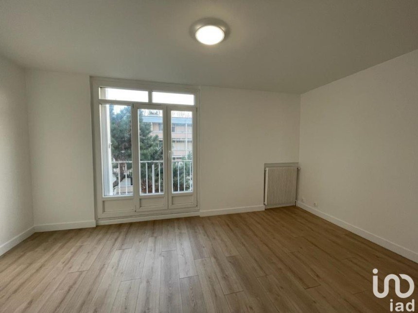Apartment 1 room of 30 m² in Limeil-Brévannes (94450)