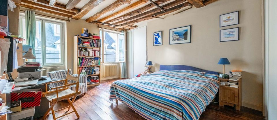 Appartement 4 pièces de 130 m² à Paris (75004)