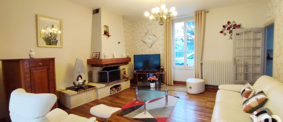House 5 rooms of 150 m² in Roches-Prémarie-Andillé (86340)
