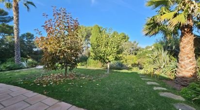 House 6 rooms of 217 m² in Six-Fours-les-Plages (83140)