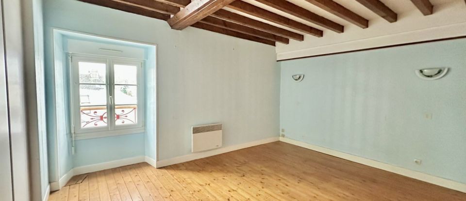 Longère 6 pièces de 160 m² à Saint-Georges-Montcocq (50000)