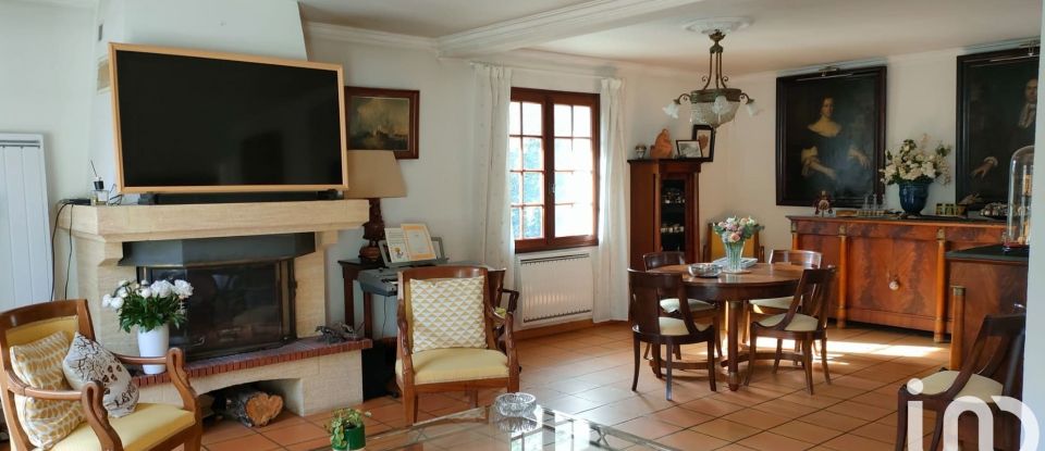 Maison traditionnelle 10 pièces de 300 m² à Nîmes (30900)