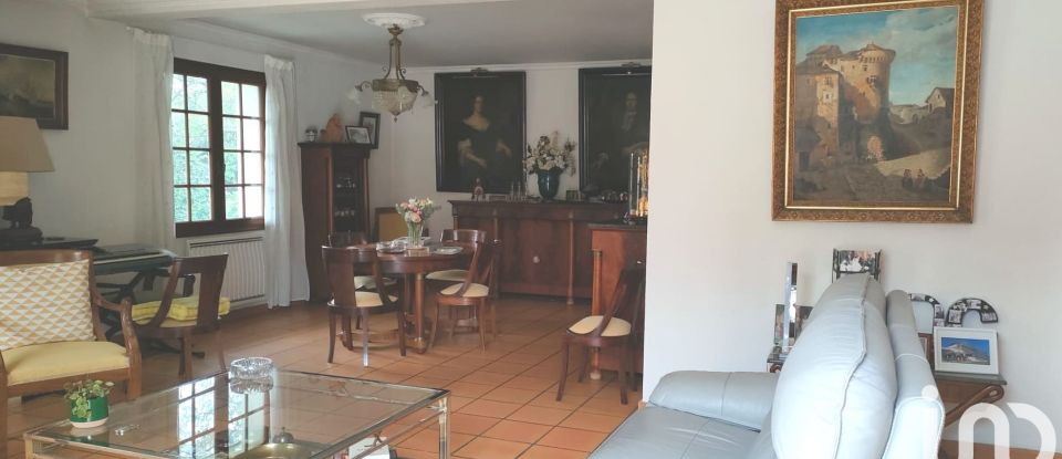 Traditional house 10 rooms of 300 m² in Nîmes (30900)