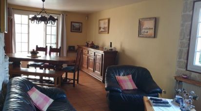 House 6 rooms of 105 m² in Roncherolles-en-Bray (76440)