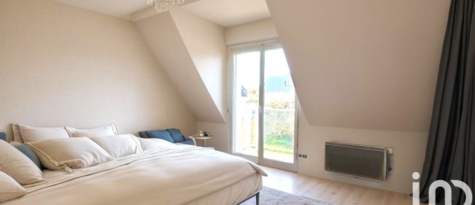 Traditional house 6 rooms of 118 m² in Saint-Aubin-d'Aubigné (35250)