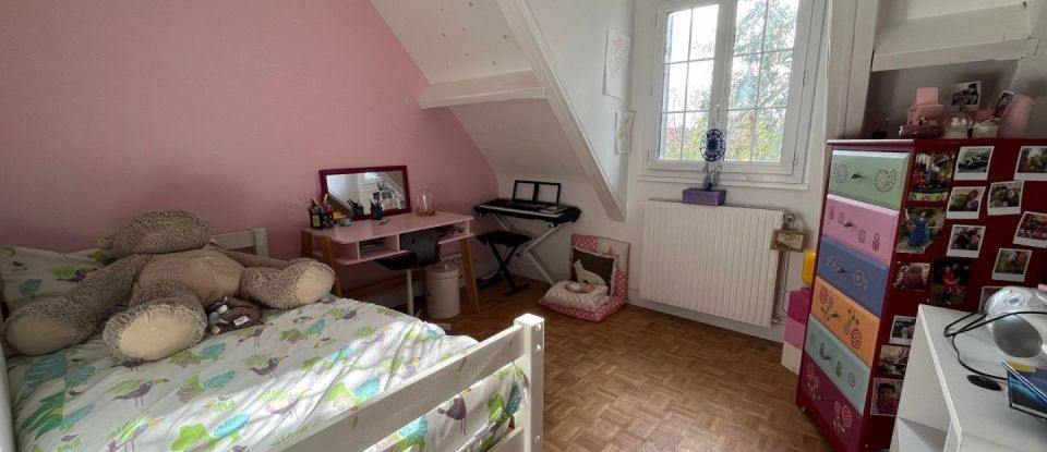 House 7 rooms of 133 m² in Brie-Comte-Robert (77170)