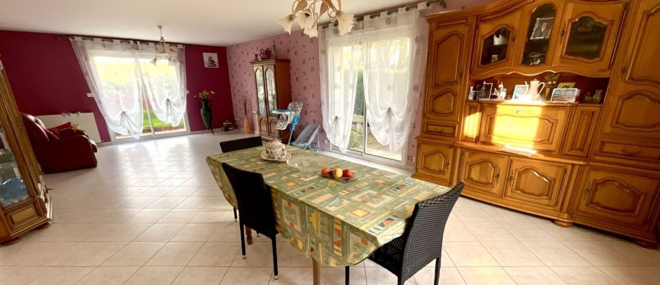 House 7 rooms of 164 m² in Argentré (53210)