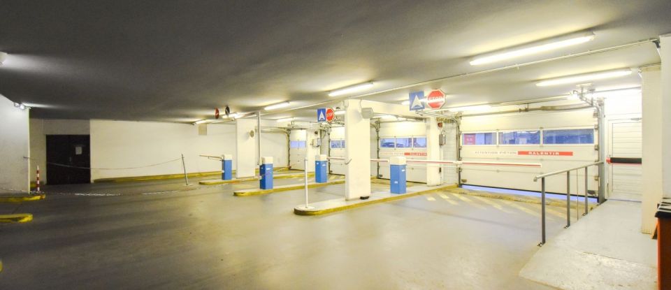 Parking/garage/box de 11 m² à Puteaux (92800)
