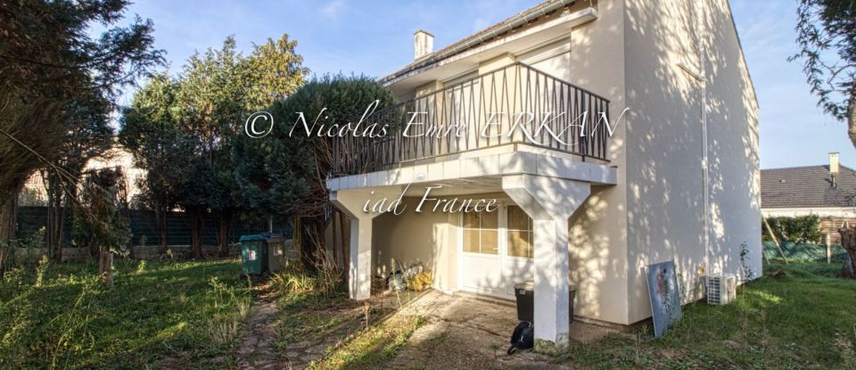 House 8 rooms of 150 m² in Rosny-sur-Seine (78710)