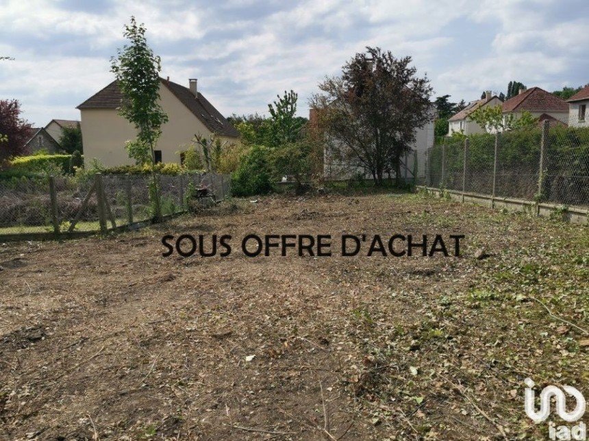 Land of 630 m² in Chanteloup-les-Vignes (78570)
