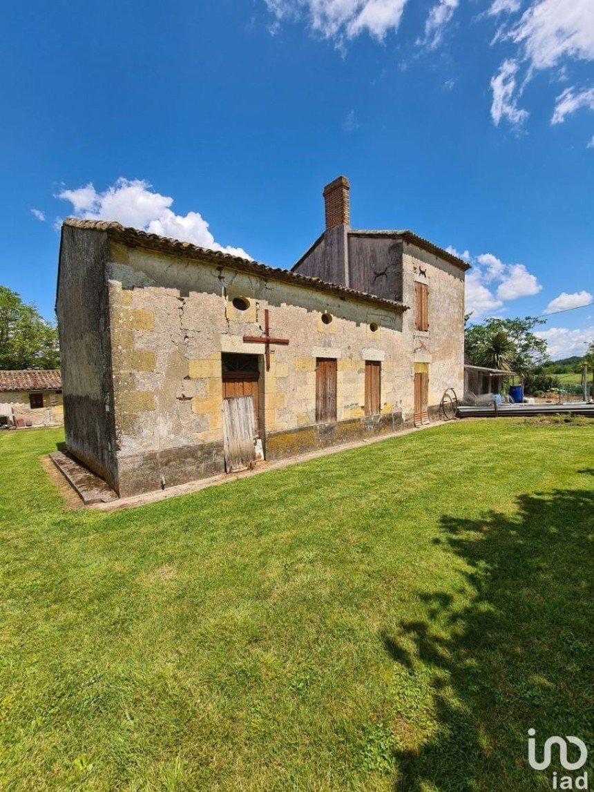 Barn conversion 3 rooms of 100 m² in Saussignac (24240)