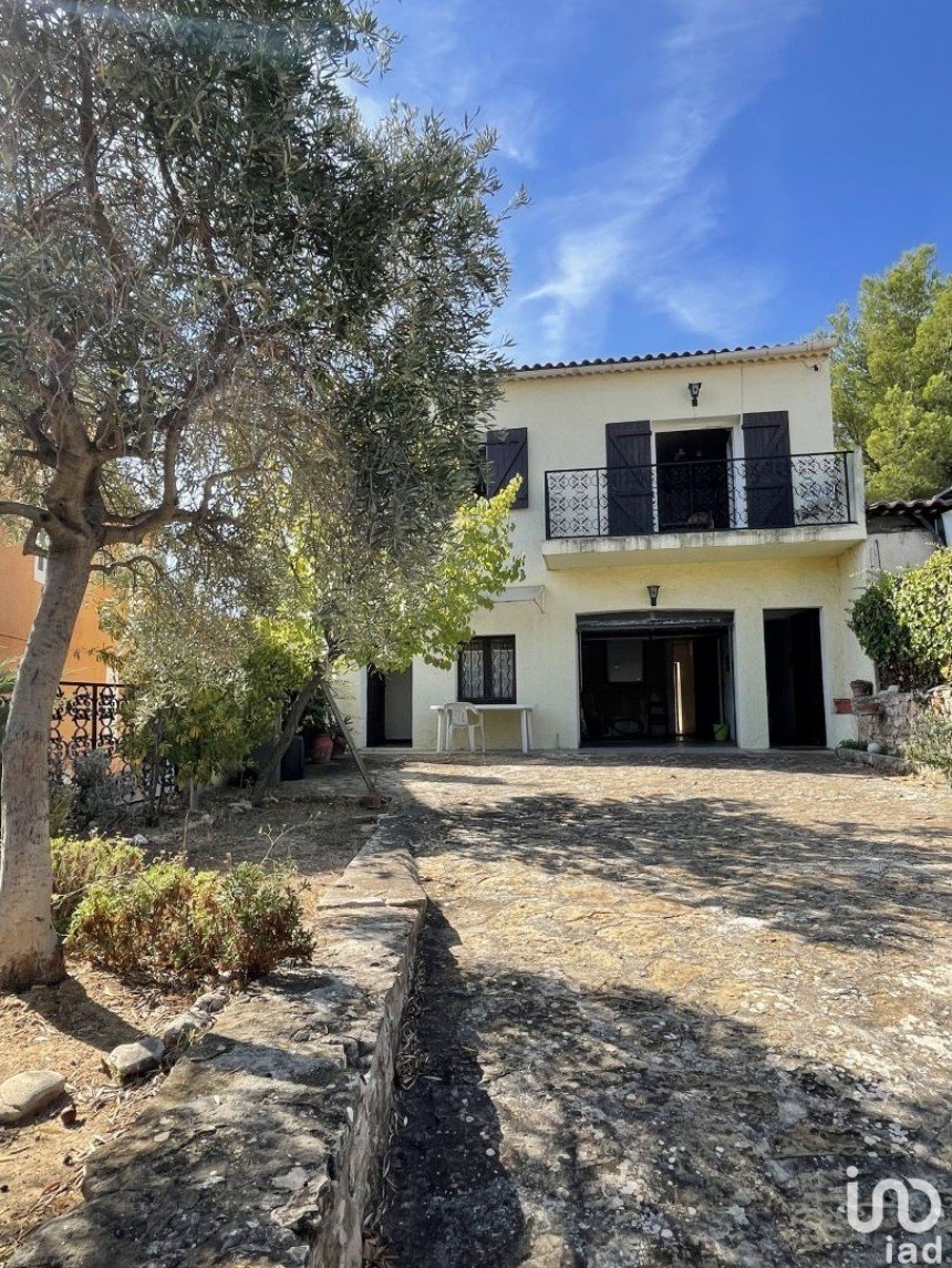 House 7 rooms of 120 m² in Bandol (83150)