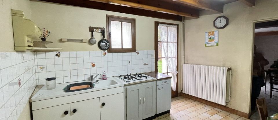 House 4 rooms of 65 m² in Pers (79190)