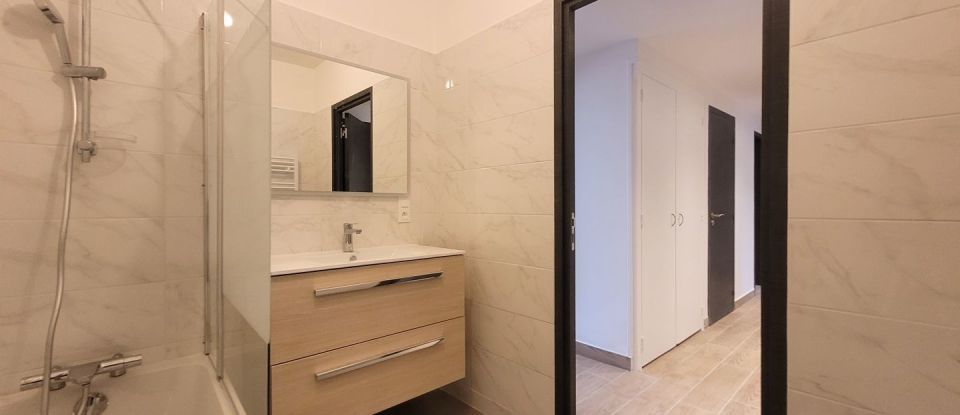 Appartement 3 pièces de 71 m² à Annecy (74000)