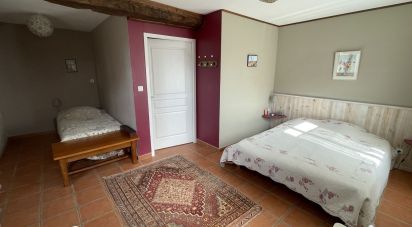 House 8 rooms of 240 m² in Saint-Laurent-des-Combes (33330)