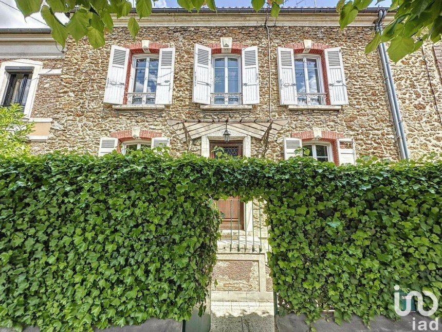Maison 9 pièces de 150 m² à Corbeil-Essonnes (91100)