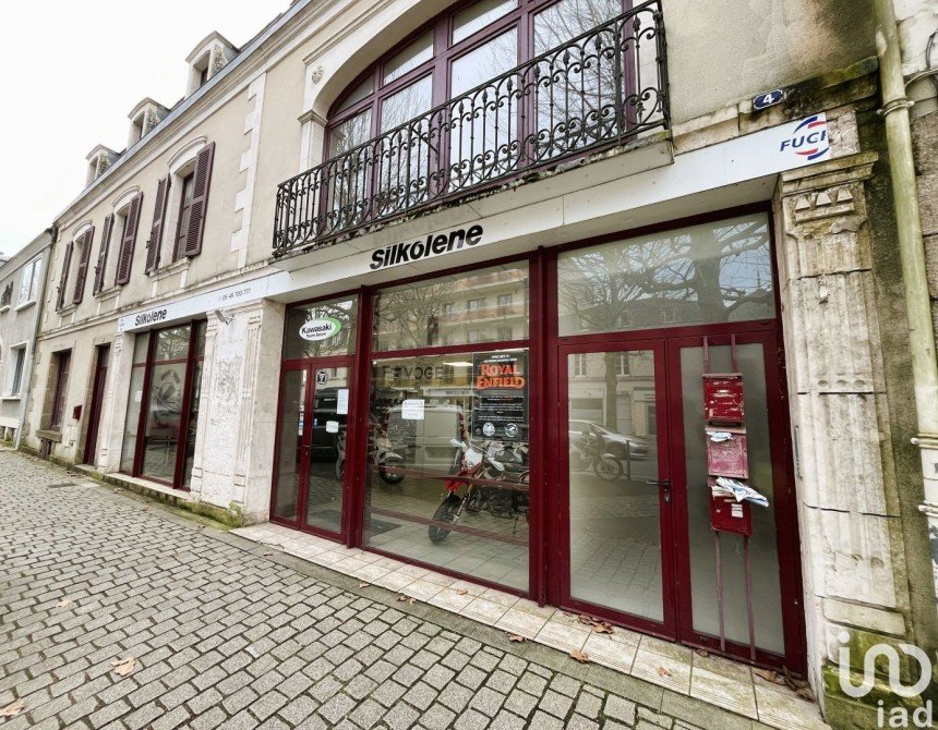 Block of flats in Parthenay (79200) of 445 m²